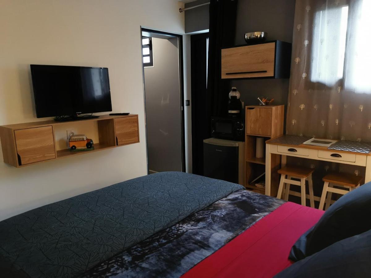 Hostal 170 Room 15 Service Appartement Le Tampon Εξωτερικό φωτογραφία